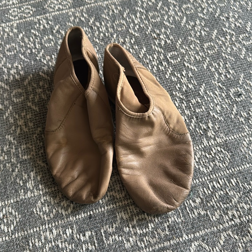 tan jazz shoes